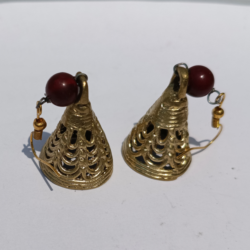 Handcrafted Dhokra Art Brass Jhumka Earrings – Conical Scalloped Motif with Maroon Bead Accents