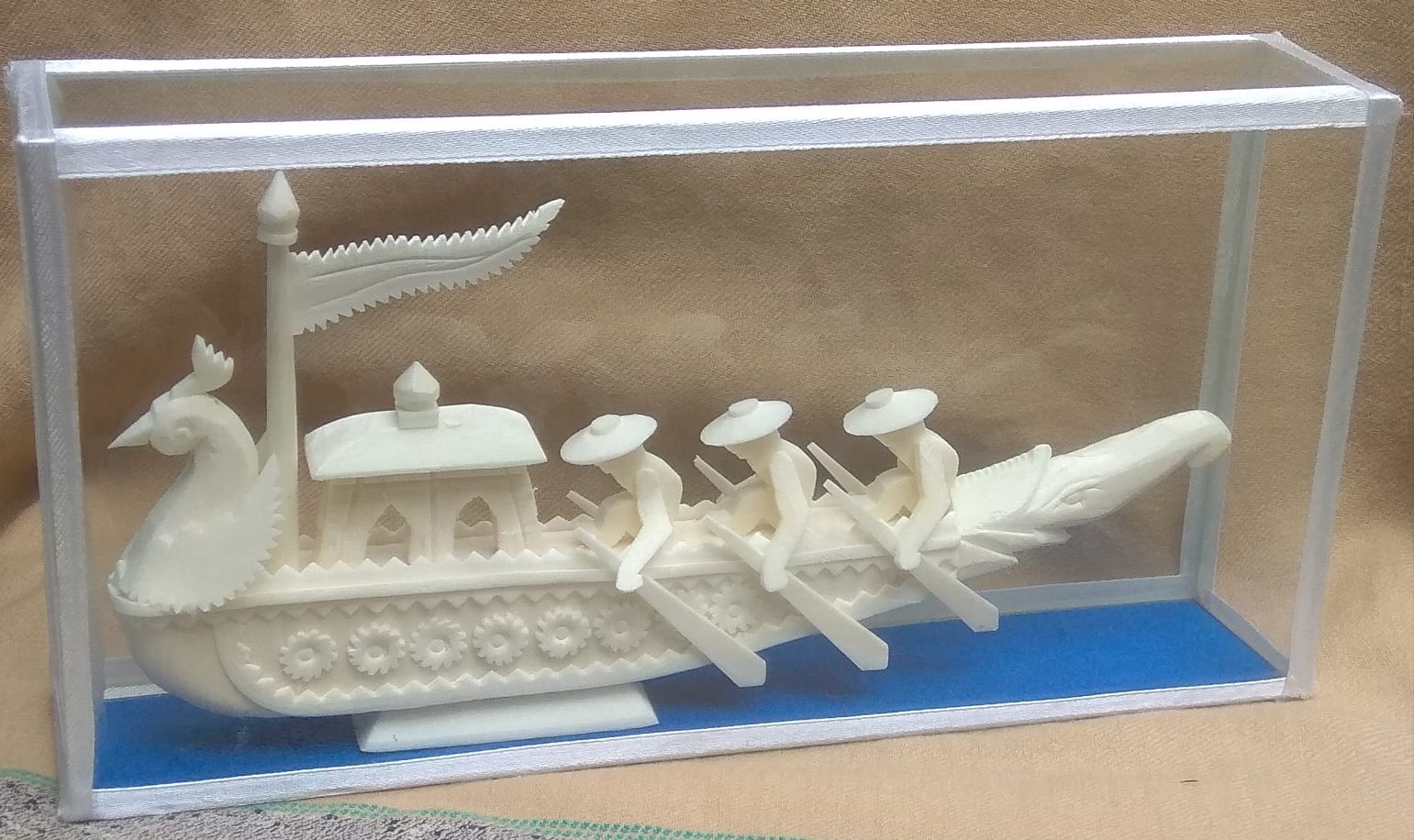 Mayurpankhi Sholapith Boat - Hand-Carved Royal Peacock Barge with Rowers 5"-10"-2"