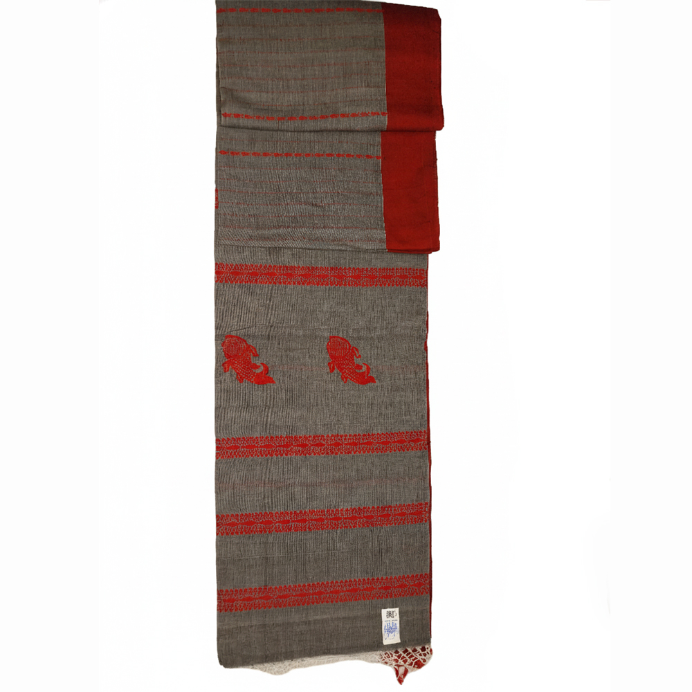 Stylish Women Mercerized Cotton Fish Chain Saree (101 count) with Blouse Piece - Grey & Red (100% Cotton) - View 5