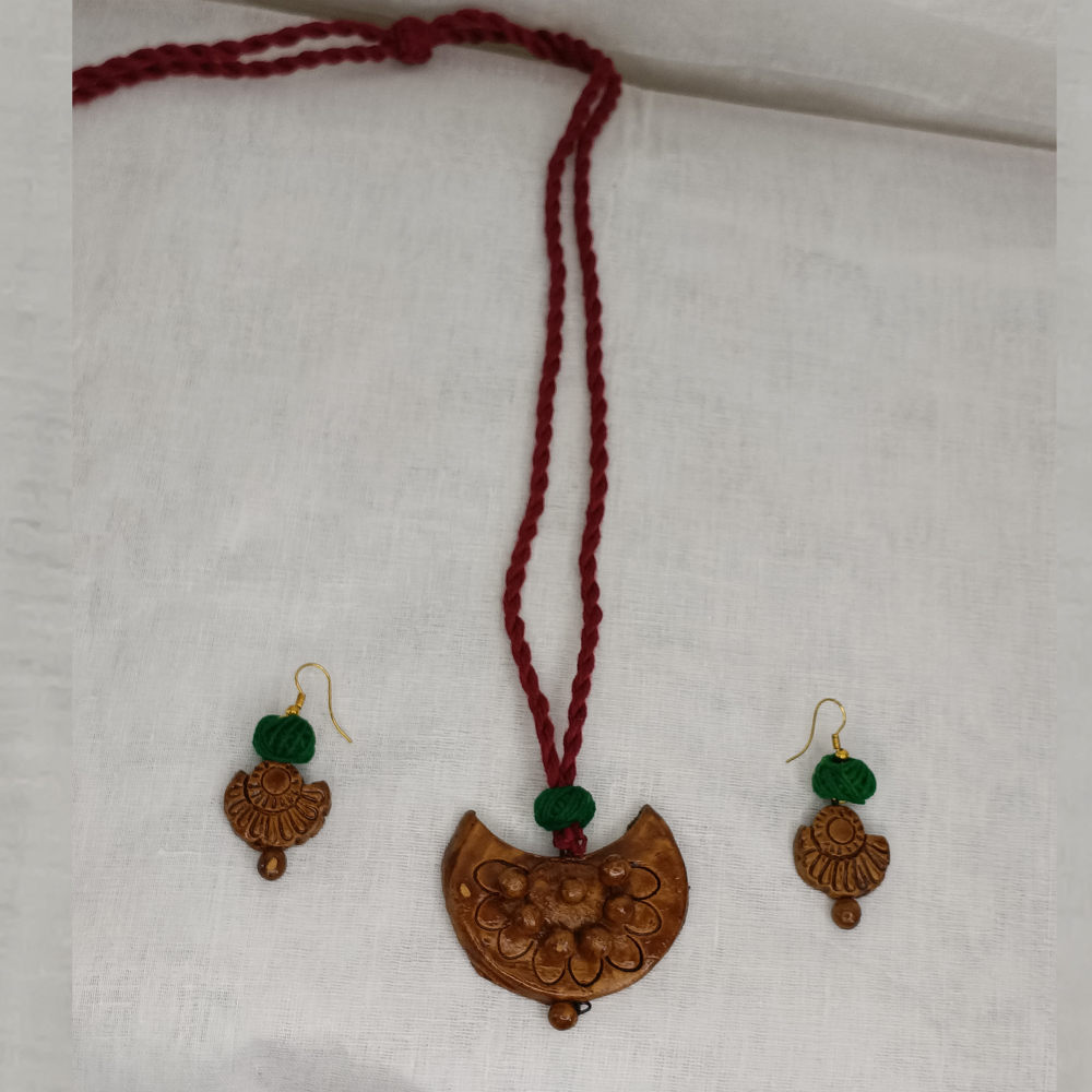 Tribal Sunburst Statement Set - View 3